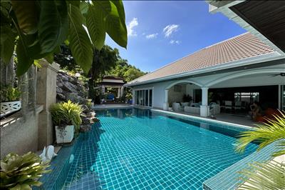 Jomtien Park Villas Modern Thai Bali Pool Villa for Sale