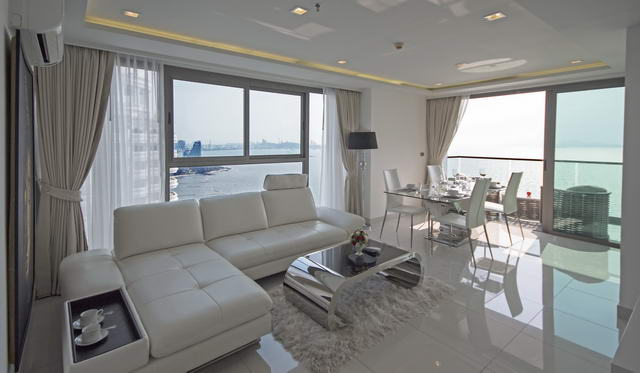 Wongamat Tower Condo for Sale, Absolute Beachfront