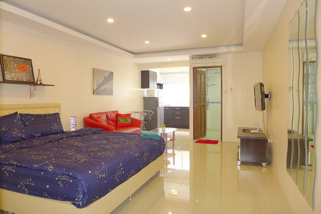 Pattaya Beach Condo, Studio Suite for Sale
