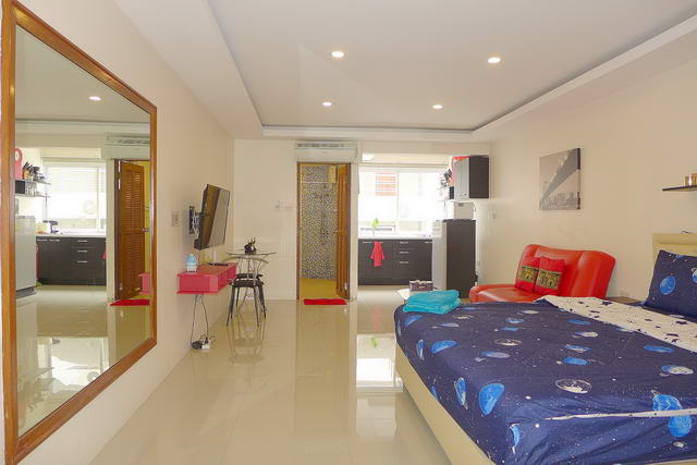 Pattaya Beach Condo, Studio Suite for Sale