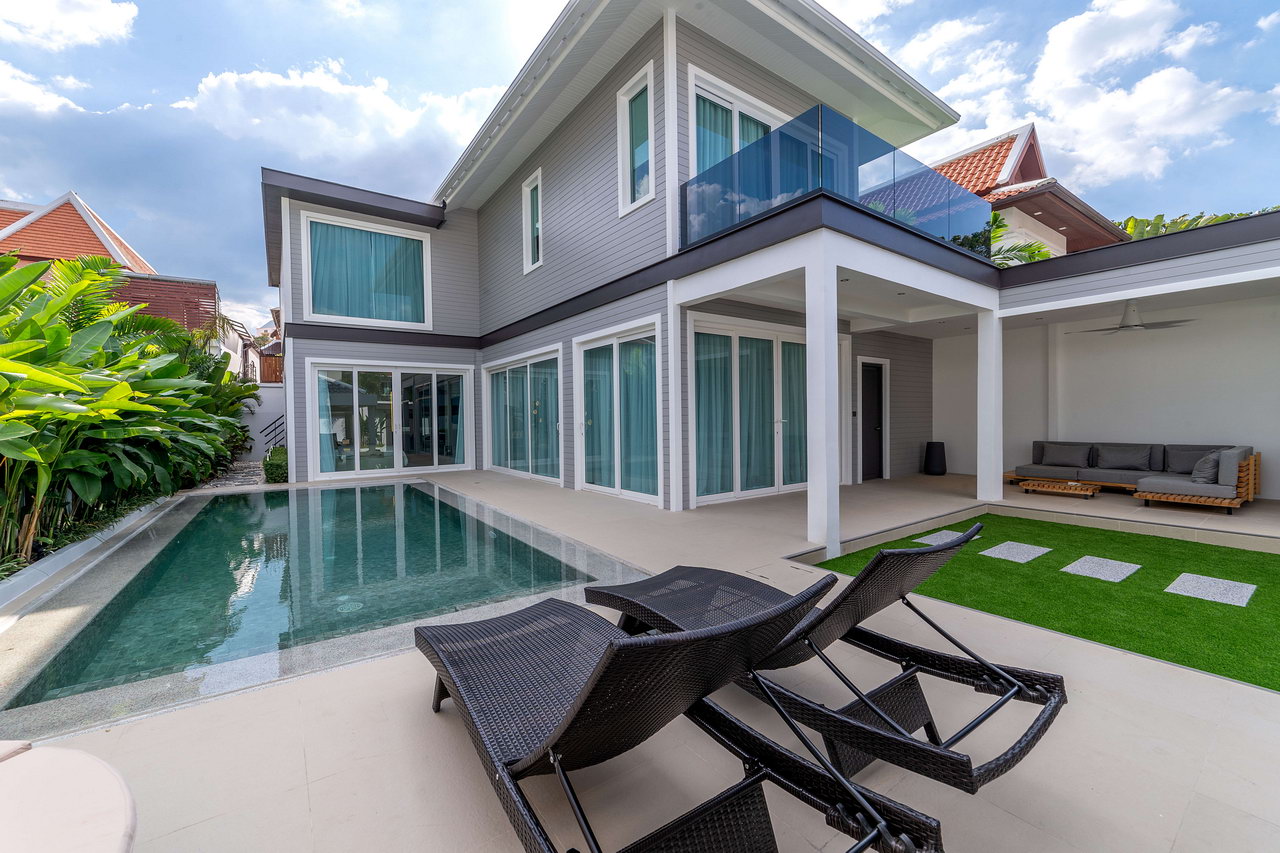 Jomtien Beach Chateau Dale Thai Bali Modern Pool Villa Sale