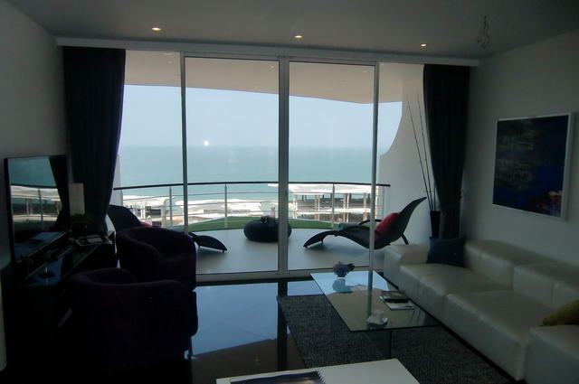 Neu The Pure Na Jomtien Eigentumswohnung zum Verkauf, Absolut am Strand, 70 bis 109 m2, 1 Bett, 1 Bad, Wohnzimmer, Euro-Kuche, Bad, Balkon, Meerblick, * Fertigstellung Verkaufspreis ab * 7.999 M Baht
