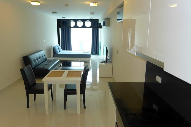 New Park Royal 2 Condo zum Verkauf, Studio-Suiten, 43, 45 und 47 m2, sofort bezugsfertig, voll ausgestattete Kuche, Euro-Kuche, nur 5 Minuten zu Fuss zur St. Street und Pattaya