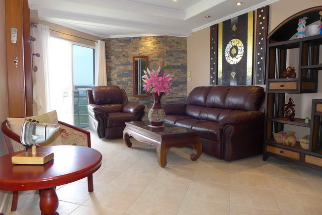 Jomtien Beach Condo zum Verkauf 2.1 M. THB