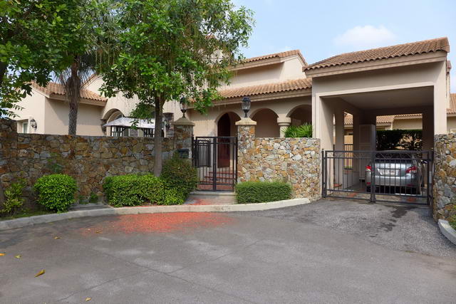 Silk Road Place, Freistehende Toskana Pool Villa zum Verkauf, Grundstuck 376 qm, Wohnflache 170 qm, 3 Bett, 2 Bad, Europaische Kuche, Teil mobliert, Privater Swimmingpool, Fitness, Tennisplatz, 24 Std. Sicherheitsdienst, ** 6% Mietgarantie