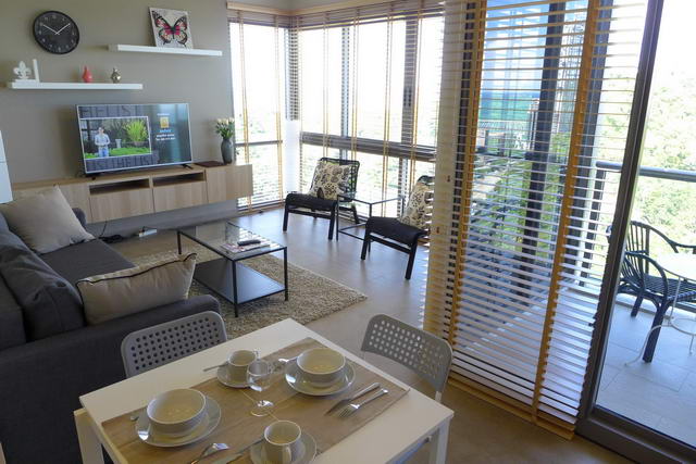 Unixx Condo Privater Wiederverkauf, Eckwohnung, Obergeschoss, 62 qm, 2 Schlafzimmer, 2 Bader, Europaische Kuche, voll mobliert (Ikea), Balkon, Meerblick, Auslandischer Besitz