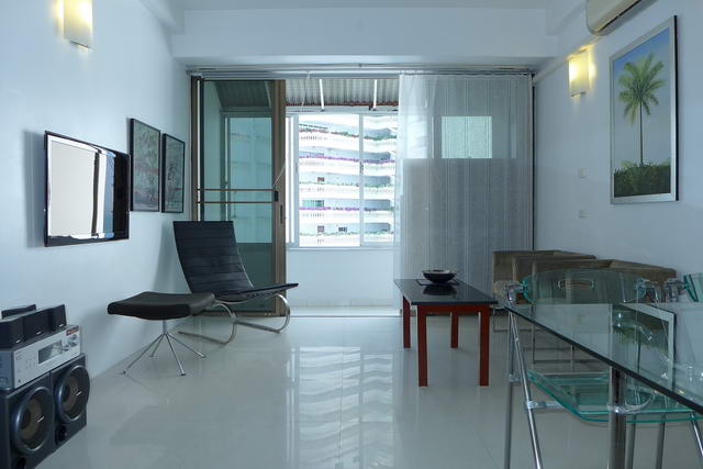 Siam Penthouse Condo zum Verkauf, Direkt am Strand, 53 qm, hohe Etage, 1 Schlafzimmer, 1 Badezimmer, Kochnische, voll mobliert, 2 Balkone , Auslandischer Besitz