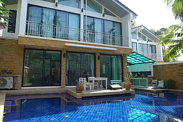 Boutique Pool Villa zum Verkauf, 4 x eigenstandige Pool Villen, Grundstucksflache 704 qm, Wohnflache 640 qm, 8 Schlafzimmer, 8 Bader, Privater Swimmingpools x 4, in der Nahe von Wong Amat Beach