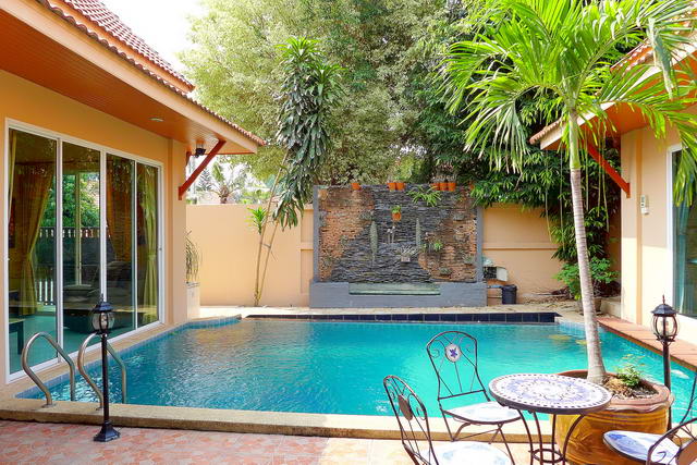 Ost Pattaya AD House Freistehende Pool Villa zum Verkauf 6.5 M. THB