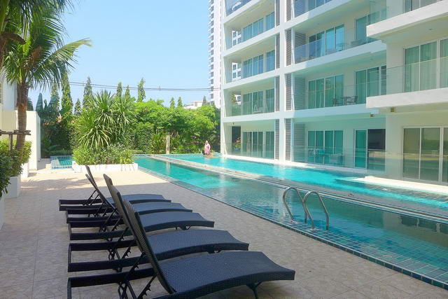 Sunset Boulevard Residence Eigentumswohnung zu verkaufen, 54 qm, 1 Schlafzimmer, 1 Badezimmer, europaische Kuche, voll mobliert, Balkon, Poolblick, auslandisch