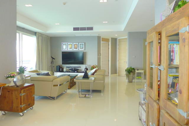 Reflection Condo zum Verkauf, Eckwohnung, hohe Etage, 217 qm, 3 + 1 Schlafzimmer, 3 + 2 Bader, Maids Viertel, europaische Kuche x2, voll mobliert, Balkon, Jacuzzi, Panorama-Meerblick, Auslandischer Eigentumer