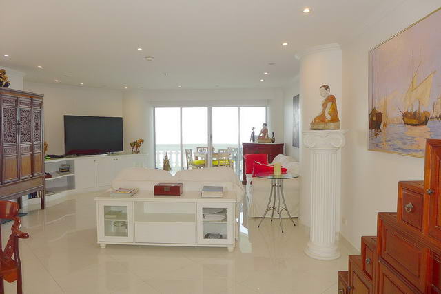 Wongamat Beach, Sky Beach Condo zum Verkauf 11.9 M. THB