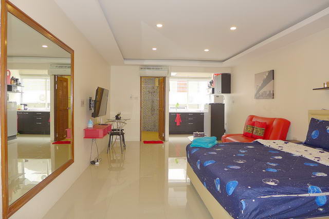 Pattaya Beach Condo Studio zu verkaufen 3.1 M. THB