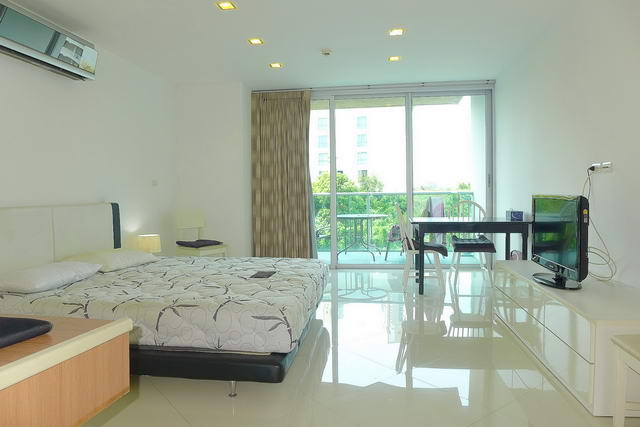 Laguna Heights Condo zum Verkauf, Studio Suite, 46 qm, europaische Kuche, Badezimmer, voll mobliert, Grosser Balkon, teilweiser Meerblick, direkter Zugang zum Strand, auslandischer Besitz