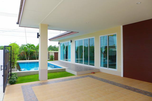 New Garden Ville, Freistehende tropische moderne Pool Villa, Grundstucksgrosse 268 bis 672 qm, Wohnflache 120 to 140 qm, 3 Schlafzimmer, 2/3 Bader, Garten, privater Pool, Carport, 24 Std. Sicherheitsdienst, * Standard Villa Preise ab: * 4.5 M Baht