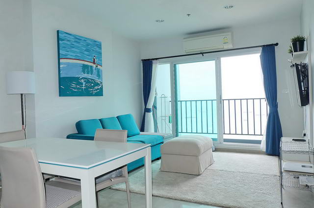 Centric Sea Condo zu verkaufen, Front Eckwohnung, hohe Etage, 67 qm, 2 Schlafzimmer, 2 Bader, europaische Kuche, voll mobliert, Balkon, Panoramablick aufs Meer