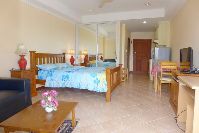 View Talay 2 Studio zum Verkauf, hohe Etage, 37 qm, europaische Kuche, Bad, voll mobliert, Balkon, Meerblick, auslandischer Besitz