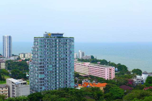 1 Tower Phratamnak Eigentumswohnung, Wiederverkauf, 47 qm, 1 Bett, 1 Bad, Einbauten, bezugsfertig, Balkon, Meerblick, 80m vom Dong Tarn Strand, Gemeinschaftspool, Fitnessraum, auslandischer Besitz
