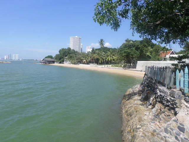 Na Jomtien Beach, 1a Baugrunstück am Strand zu verkaufen 50 M. THB