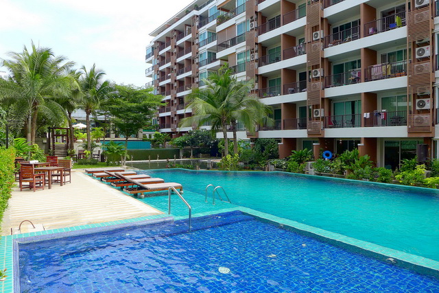 Diamond Suites Resort Eigentumswohnung zu verkaufen, Eckeinheit, eleganter Stil, 66 qm, 1 Schlafzimmer, 1 Badezimmer, europaische Kuche, voll mobliert, Balkon, Blick auf den Pool, auslandisches Eigentum