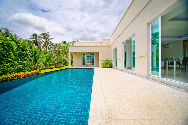 The Vineyard 3 La Residence, Moderne Pool Villa zu verkaufen, Grundstucksgrosse 600 qm, Wohnflache 170 qm, 3 Schlafzimmer, 2 Bader, Euro Kuche, voll mobliert, Tropischer Garten, Private Swimming Pool, Gemeinschafts - Gym, 24 Std. Sicherheitsdienst