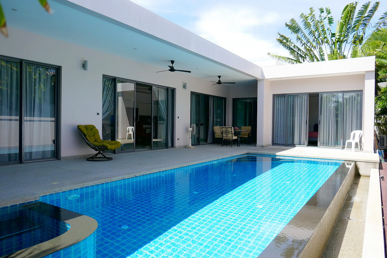 East Pattaya Palm Lakeside Villas zum Verkauf 7.9 M. THB