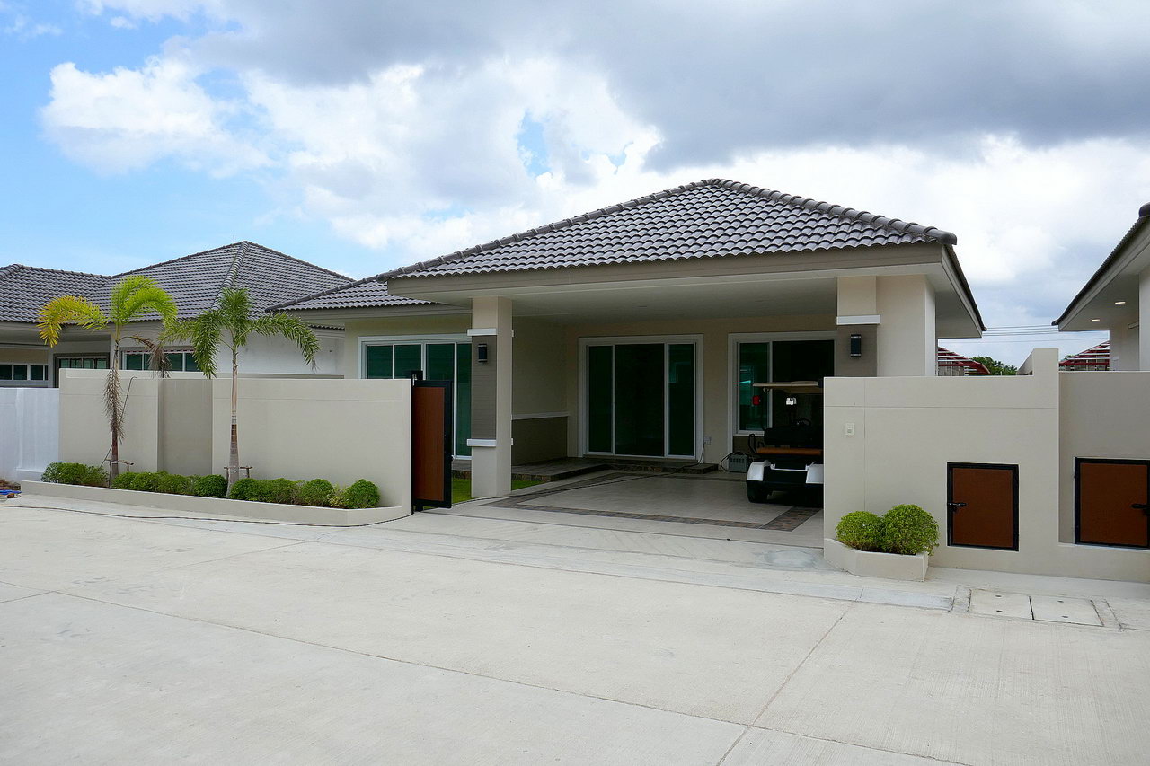 Huay Yai New Garden Ville modernes neues Haus zum Verkauf 3.99 M. THB