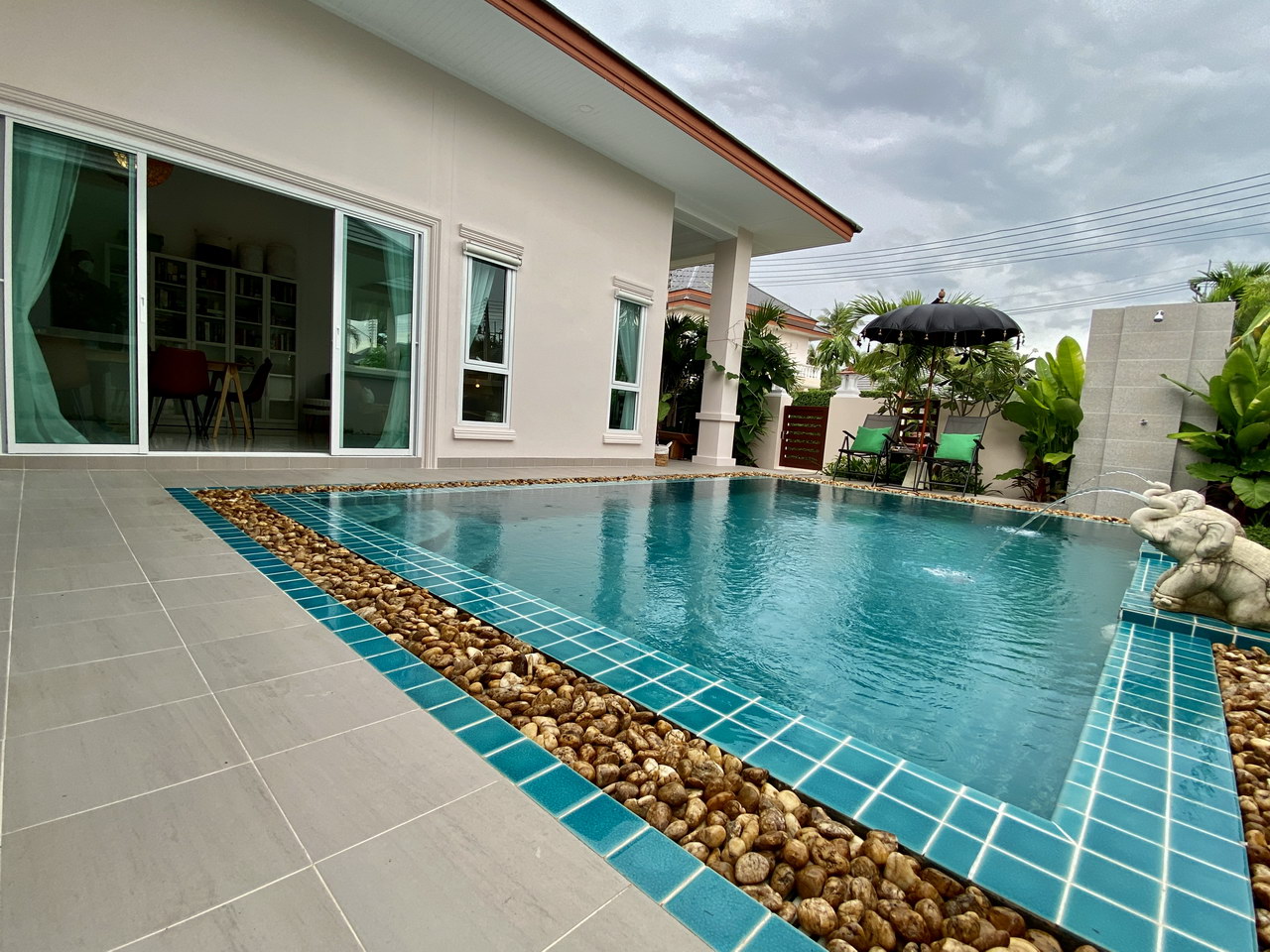 Ban Amphur Wat Yan, Baan Dusit Moderne Pool Villa zum Verkauf 5.6 M. THB