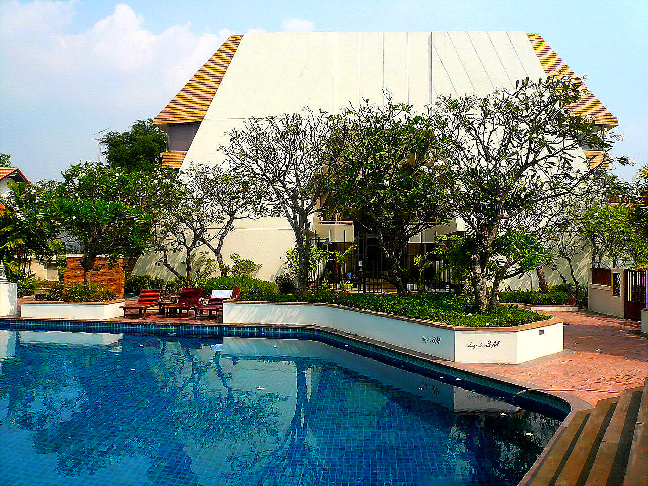 Jomtien Beach Panchalae Condo zum Verkauf 3.318 M. THB