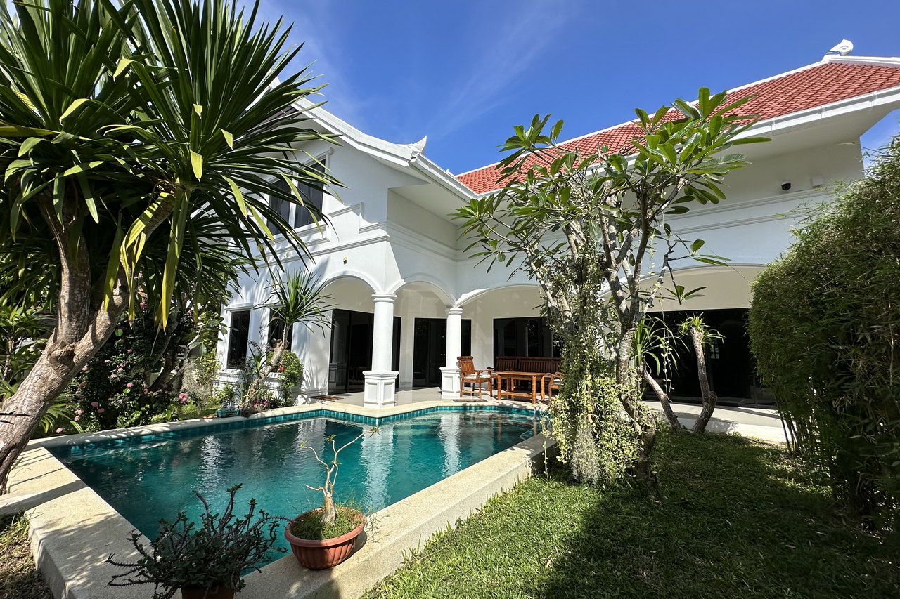 Na Jomtien Beach Ocean lane Thai Bali Pool Villa zu verkaufen 9.99 M. THB