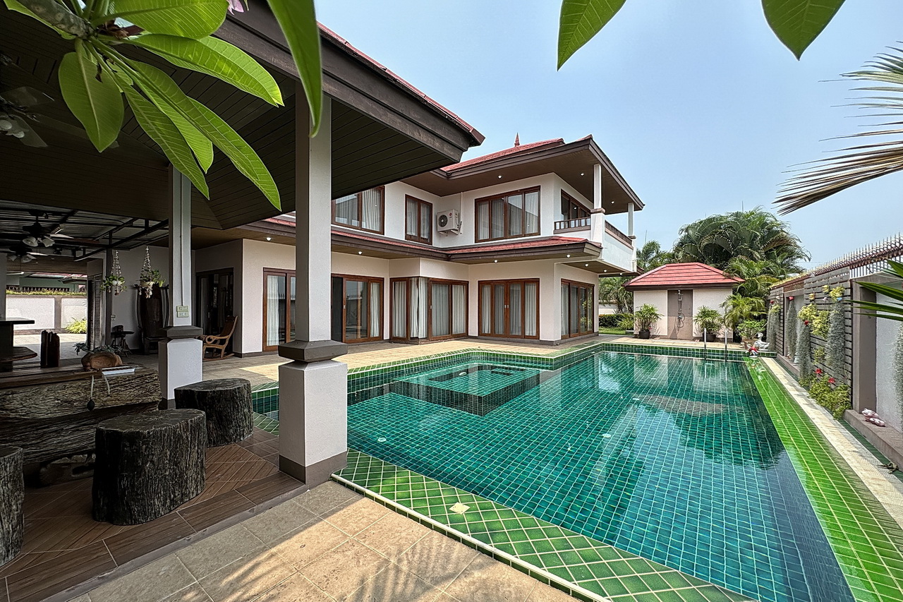 Huay Yai Phoenix Golfplatz Pool Villa zu verkaufen 20 M. THB