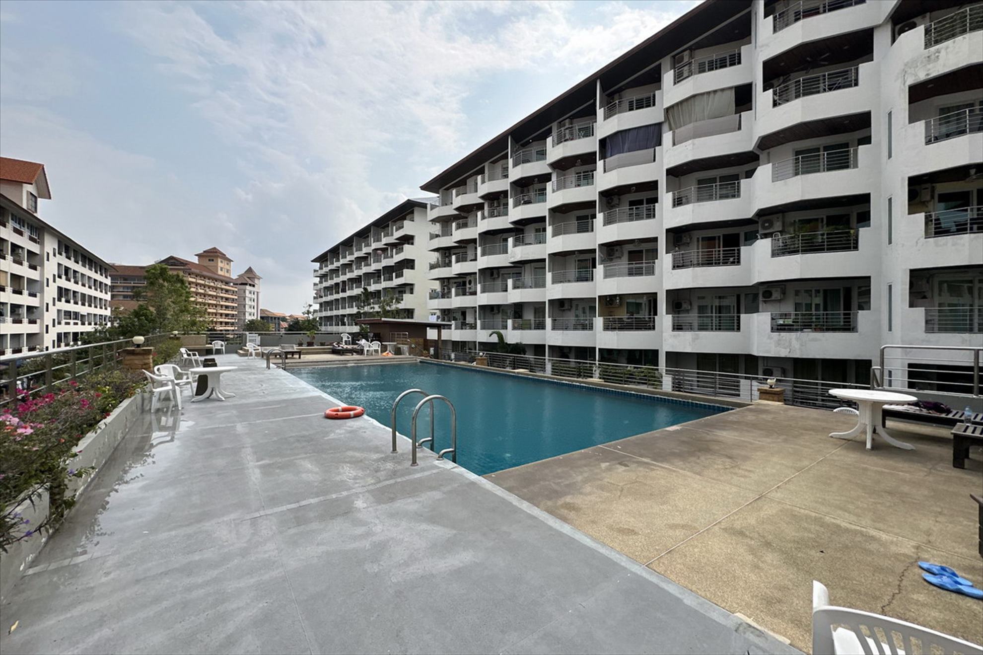 Jomtien Plaza Residence Condo zu verkaufen 3.099 M. THB