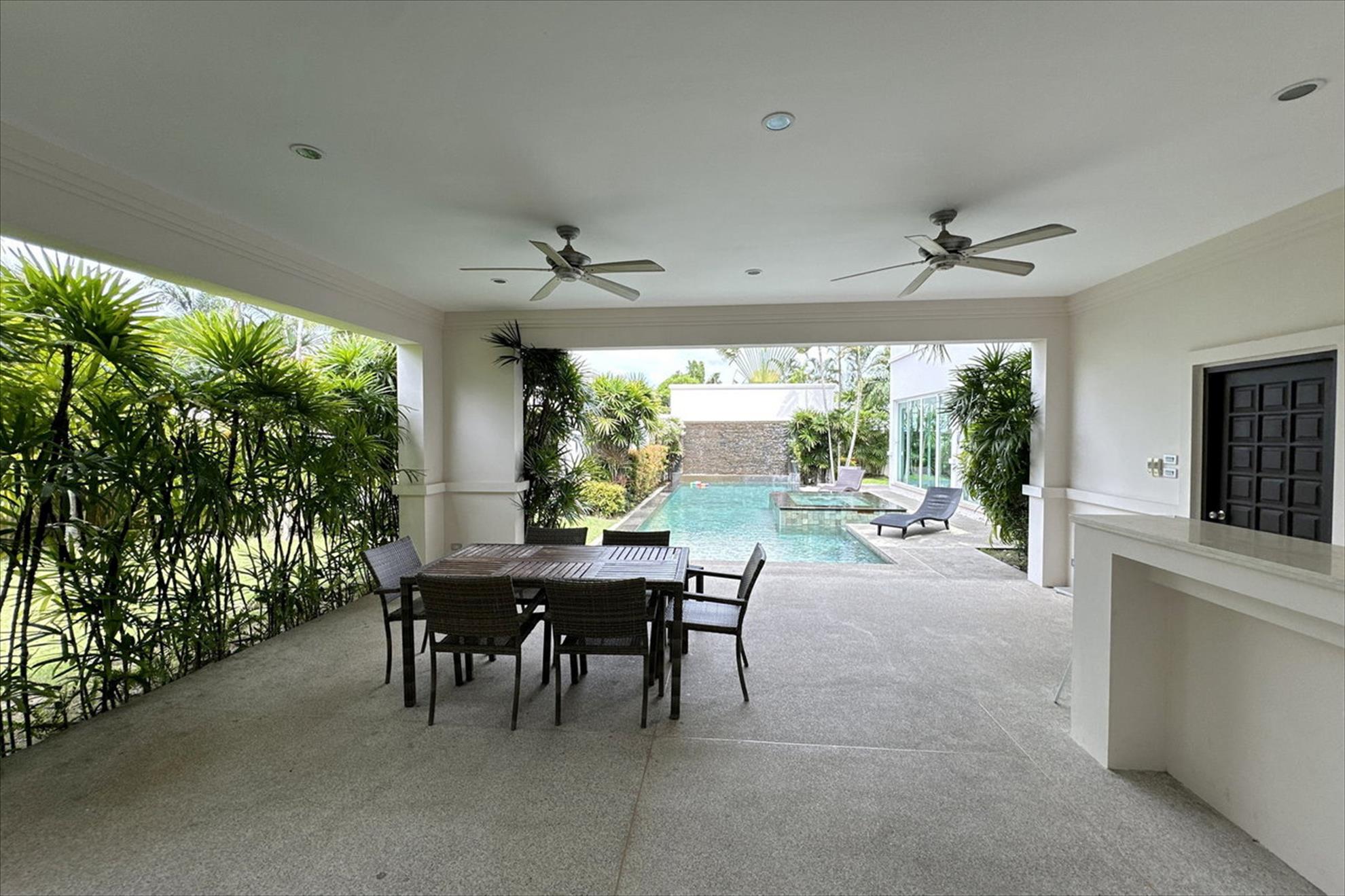 Ost Pattaya Vineyard 2 Moderne Pool Villa zum Verkauf 15.999 M. THB