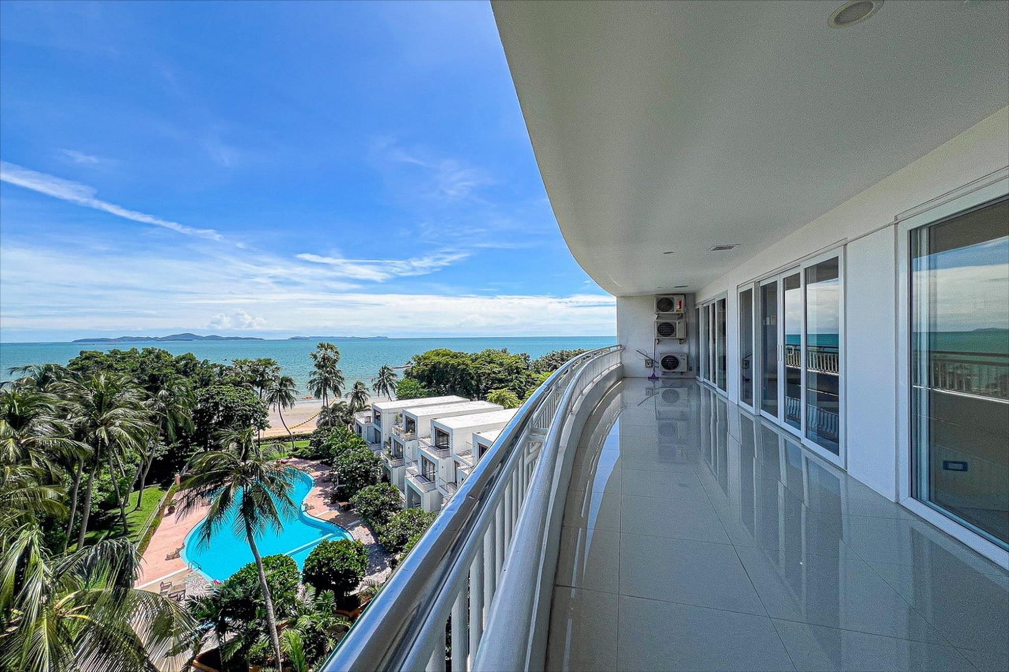 Wongamat Beach, Saranchol Eigentumswohnung zu verkaufen 13.5 M. THB