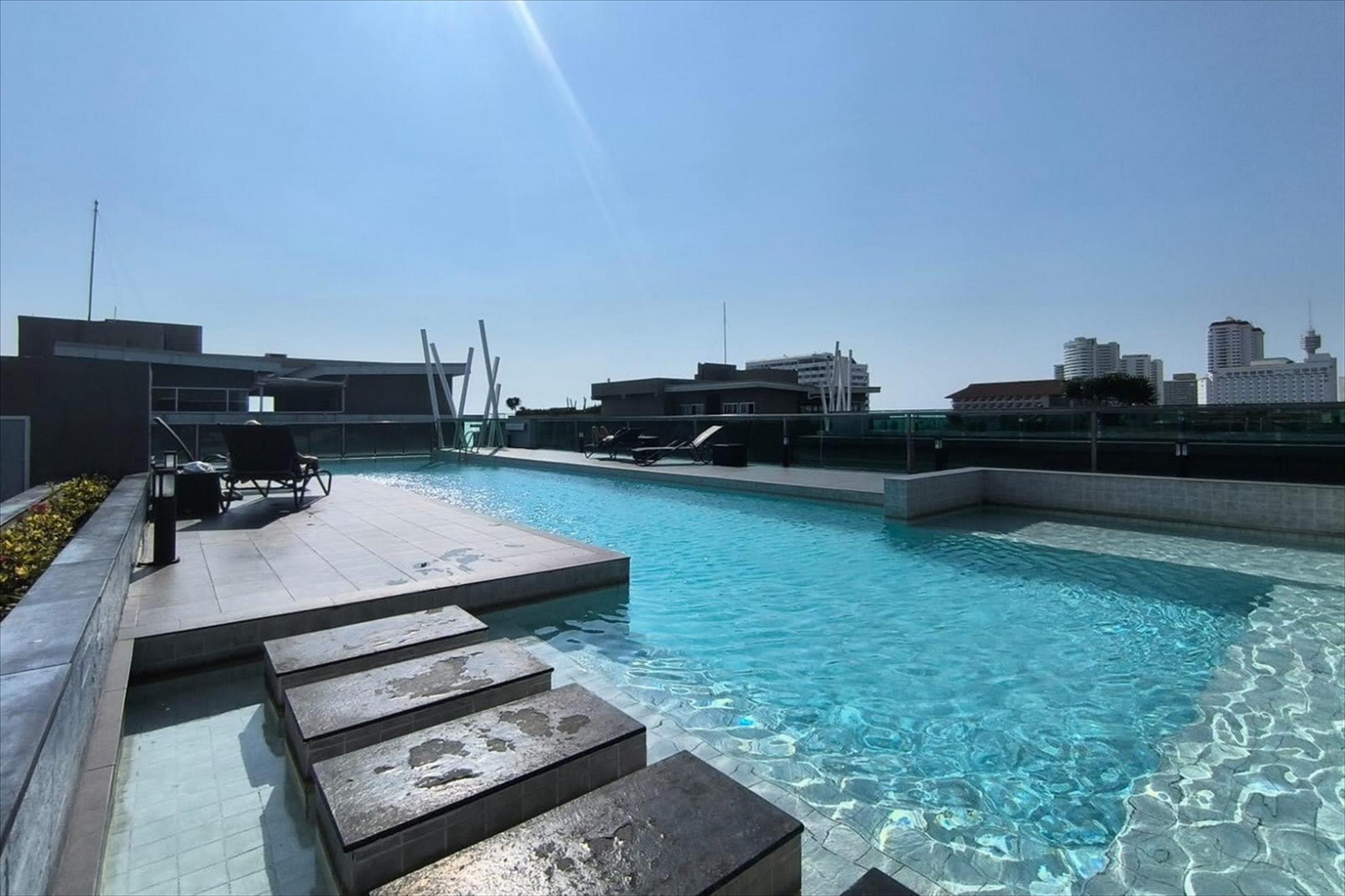 Jomtien Beach, Galerie-Eigentumswohnung zu verkaufen 2.45 M. THB