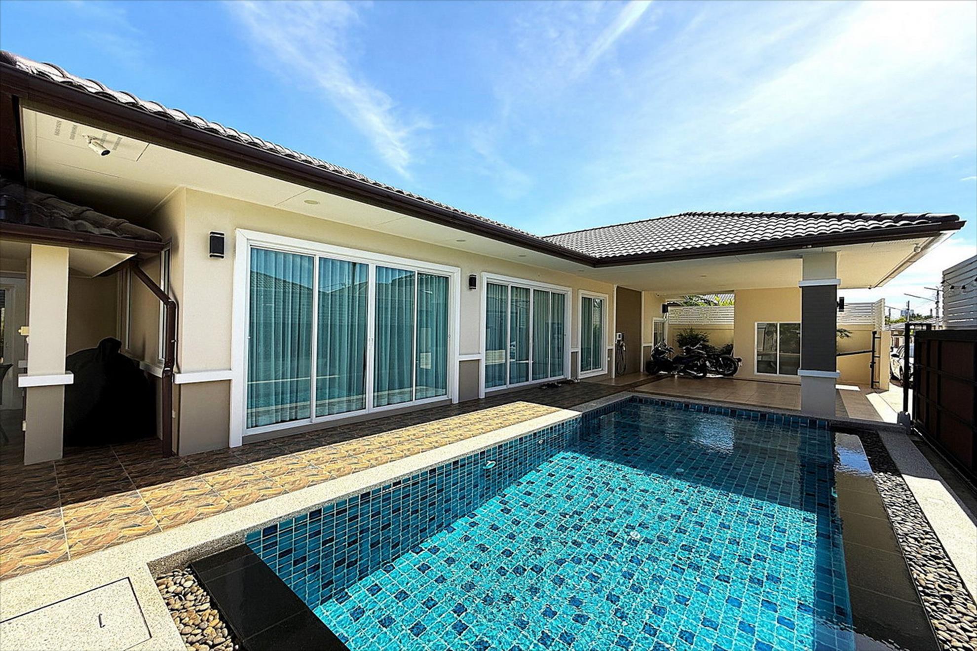 Huay Yai, Garden Ville 6: Moderne Villa mit Pool zum Verkauf 8.5 M. THB