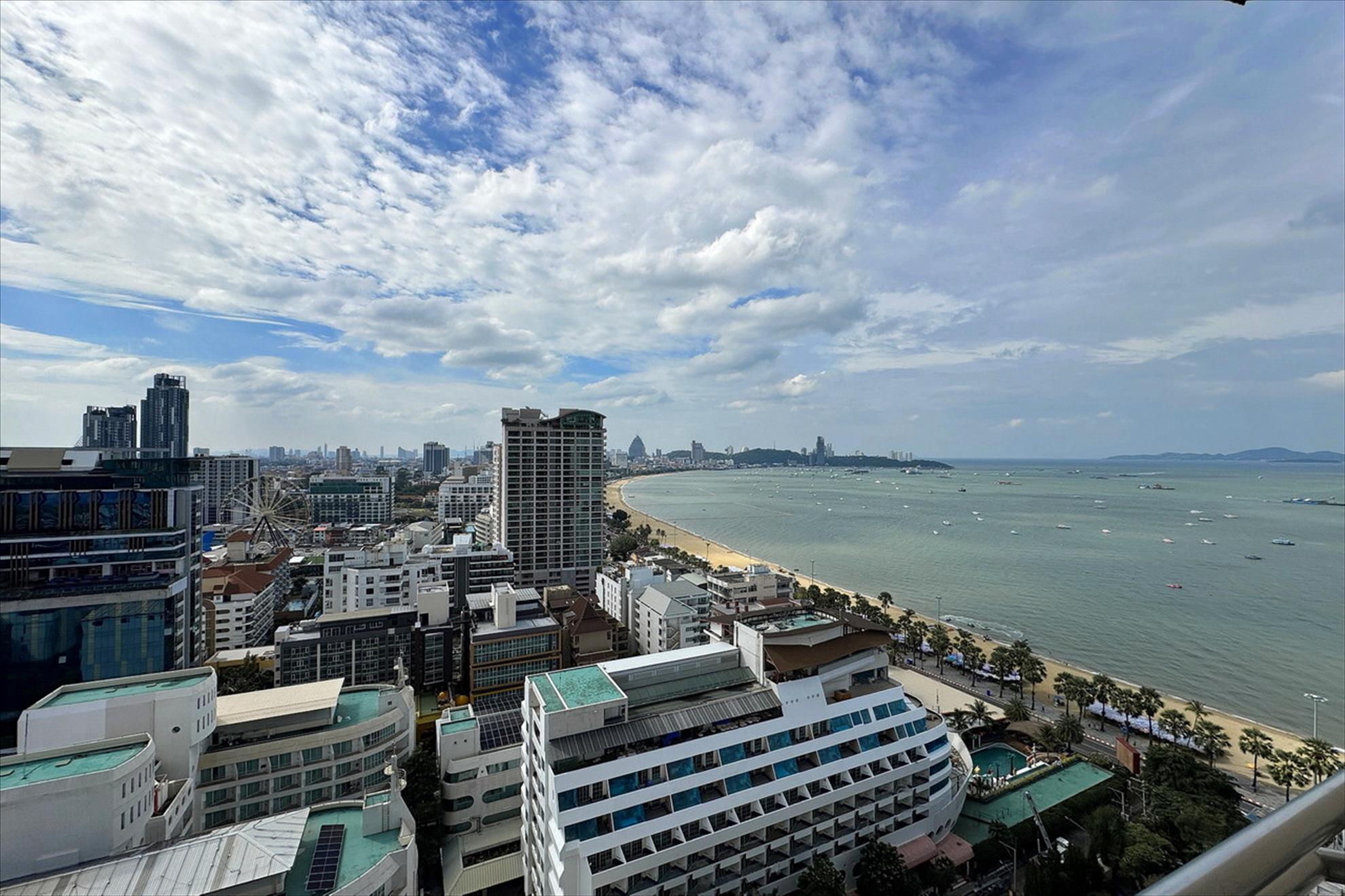 Pattaya Beach, Markland Condo zu verkaufen 7.3 M. THB