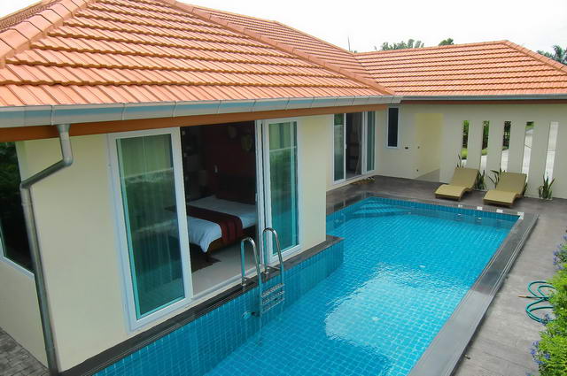 East Pattaya Whispering Palms Thai Bali Pool Villa zum Verkauf
