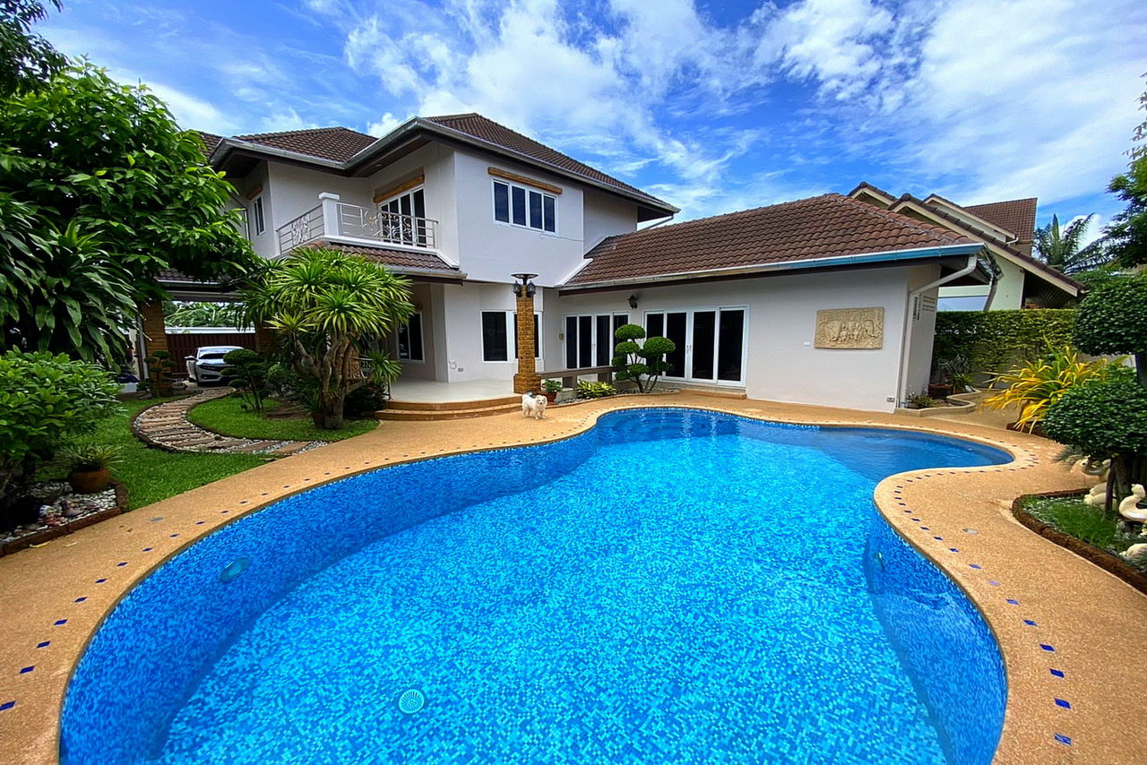 Nord Pattaya Park hill Pool Villa zum Verkauf