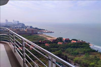 Na Jomtien La Royale Beach Condo for Sale