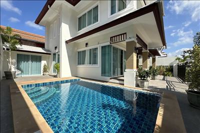 Ost-Pattaya The Villas Rachawadee, Poolvilla zum Verkauf