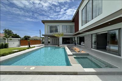 Huay Yai, Nagelneue Luxus-Poolvilla zu verkaufen