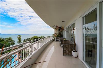Wongamat Beach, Saranchol Condo for Sale