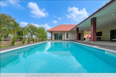 Huay Yai Phoenix Gold Golf & Country Club Pool Villa for Sale