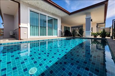 Huay Yai, Garden Ville 6: Moderne Villa mit Pool zum Verkauf