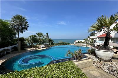 Wongamat Beach, Baan Rimpha, Absolute Beachfront Condo Rent